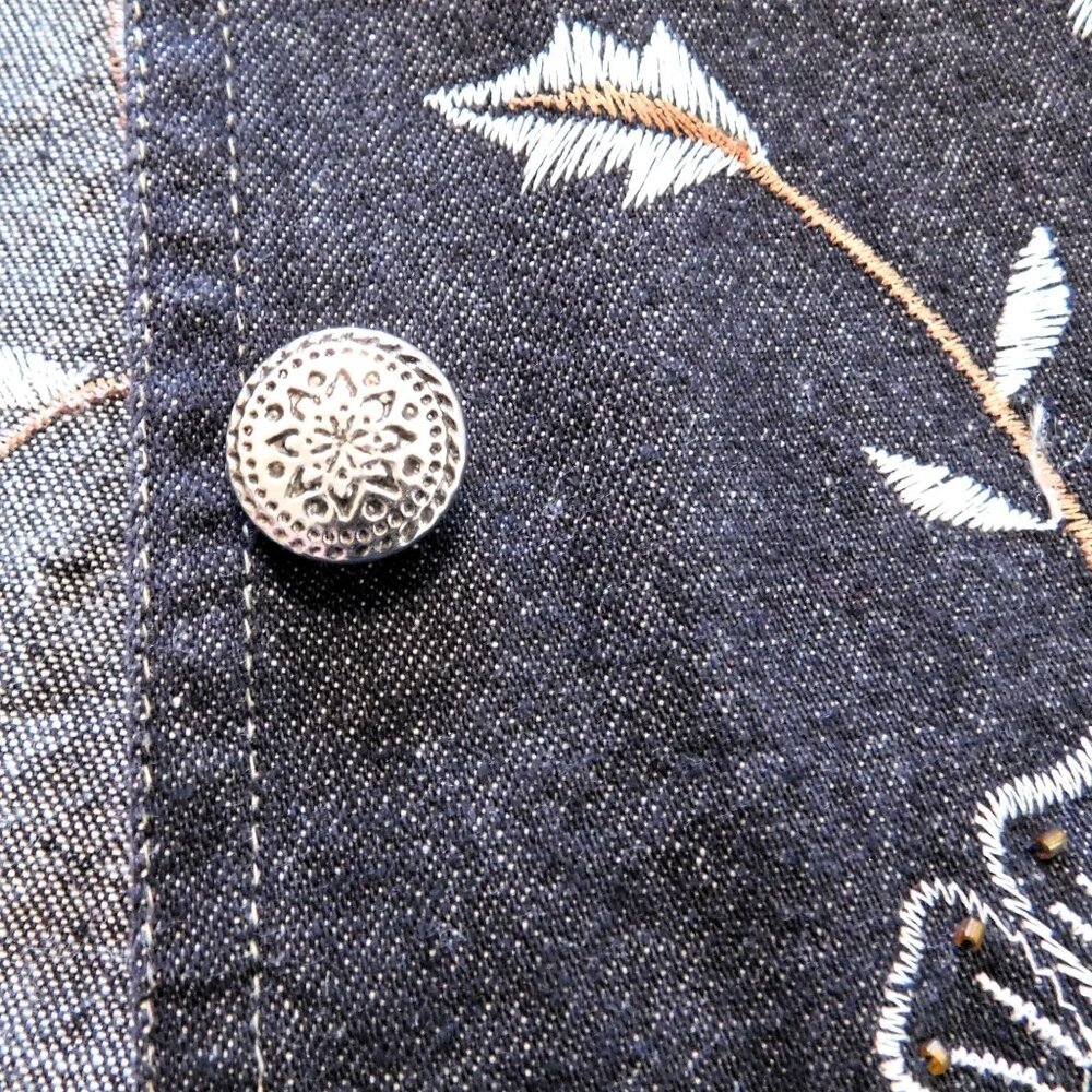 New Direction Embroidered Denim Jacket Large Black Floral Beaded Metal Buttons - Picture 6 of 11